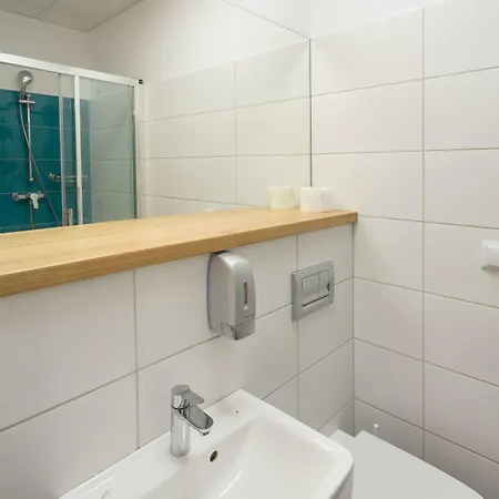 Traffic Stare فندق بوزنان