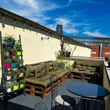 فندق Traffic Stare بوزنان