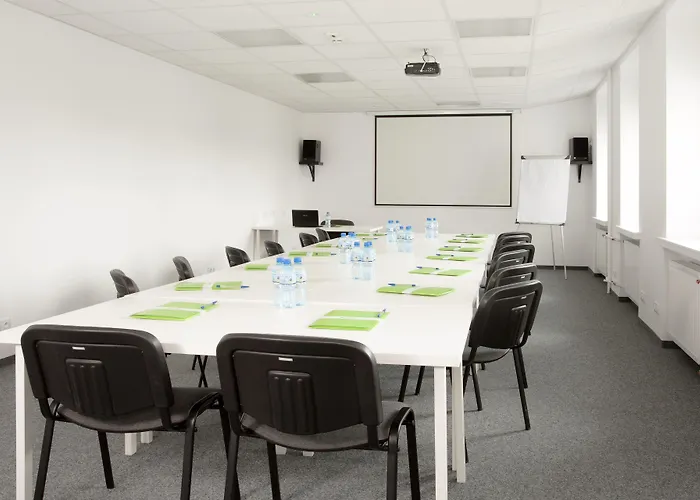 Traffic Stare Отель Познань