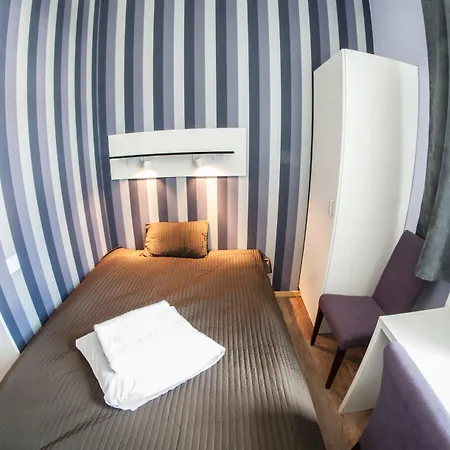 Hotel Traffic Stare 2*