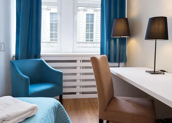 Traffic Stare Hotel 2*