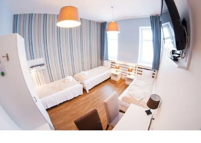 Traffic Stare מלון