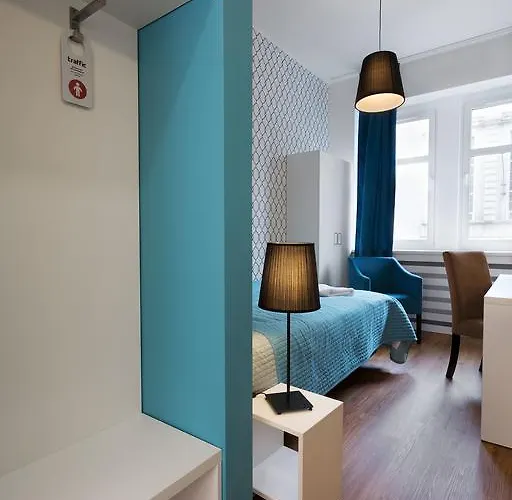 Traffic Stare Hotel 2*